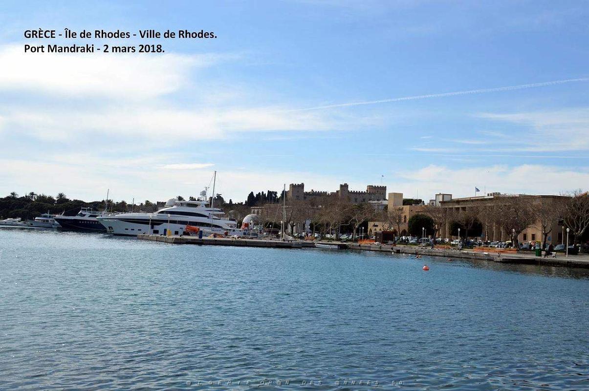 037- Rhodes ville et port d'honneur.JPG